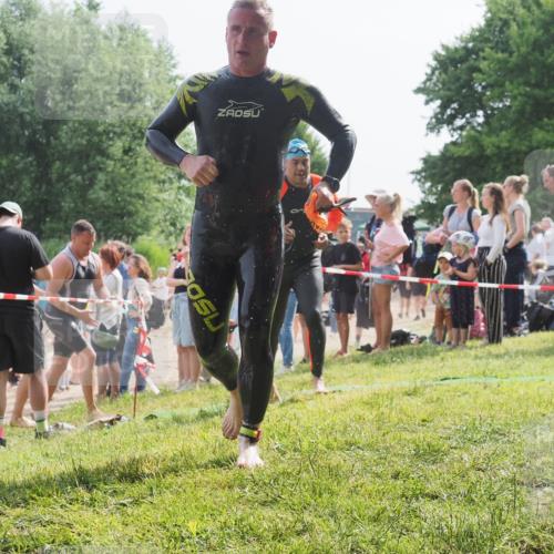 15.06.2025 - 27. Vierlanden-Triathlon KatJ http://msf.ph/oto/8007577 15.06.2025 10:06:14 Schwimmen 362, 369, 370, 381, 418, 448, 455 meine-sportfotos.de