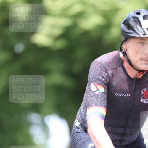 15.06.2025 - 7 Türme Triathlon Yannick Fuchs http://msf.ph/oto/8007595 15.06.2025 13:21:26 Radfahren 369, 484, 671 meine-sportfotos.de