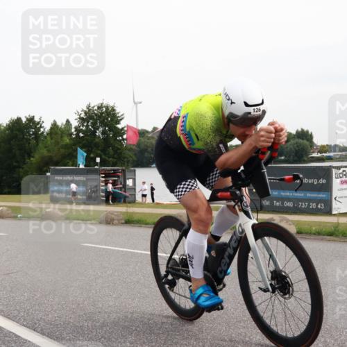 15.06.2025 - 27. Vierlanden-Triathlon H.Heesch http://msf.ph/oto/8007602 15.06.2025 10:44:28 Radfahren 126, 235, 384, 392 meine-sportfotos.de