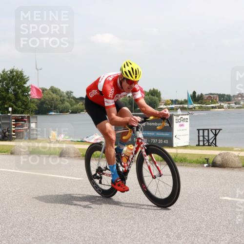 21.06.2025 - 27. Vierlanden-Triathlon H.Heesch http://msf.ph/oto/8007634 15.06.2025 12:01:39 Radfahren 780 meine-sportfotos.de