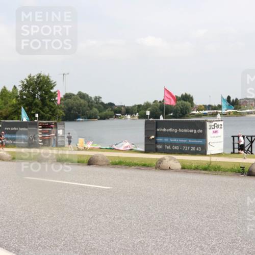 21.06.2025 - 27. Vierlanden-Triathlon H.Heesch http://msf.ph/oto/8007689 15.06.2025 12:02:11 Radfahren 960 meine-sportfotos.de