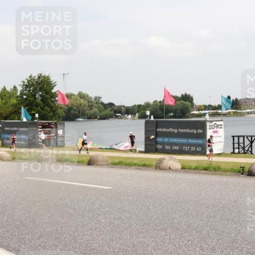 21.06.2025 - 27. Vierlanden-Triathlon H.Heesch http://msf.ph/oto/8007698 15.06.2025 12:02:18 Radfahren 656, 730, 800 meine-sportfotos.de