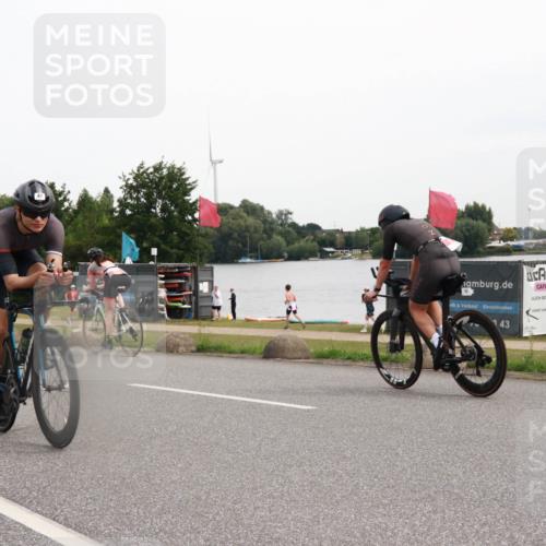 15.06.2025 - 27. Vierlanden-Triathlon H.Heesch http://msf.ph/oto/8007728 15.06.2025 10:44:51 Radfahren 7, 13, 47, 133, 154, 161, 224 meine-sportfotos.de