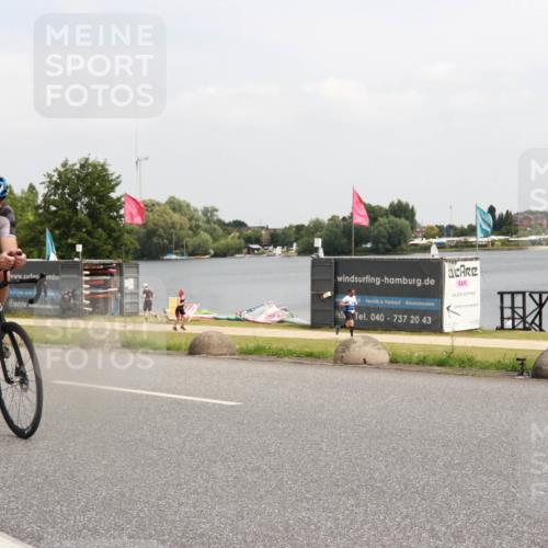 21.06.2025 - 27. Vierlanden-Triathlon H.Heesch http://msf.ph/oto/8007729 15.06.2025 12:02:21 Radfahren 656, 730, 800 meine-sportfotos.de