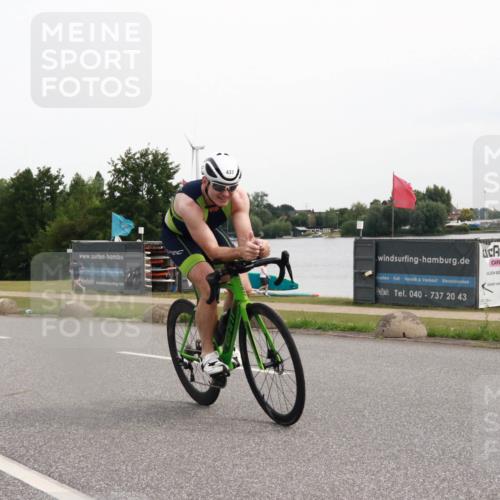15.06.2025 - 27. Vierlanden-Triathlon H.Heesch http://msf.ph/oto/8007748 15.06.2025 10:44:58 Radfahren 13, 58, 224, 437, 467 meine-sportfotos.de