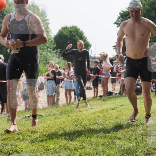15.06.2025 - 27. Vierlanden-Triathlon KatJ http://msf.ph/oto/8007775 15.06.2025 10:06:18 Schwimmen 369, 370, 381, 418, 447, 448, 455 meine-sportfotos.de