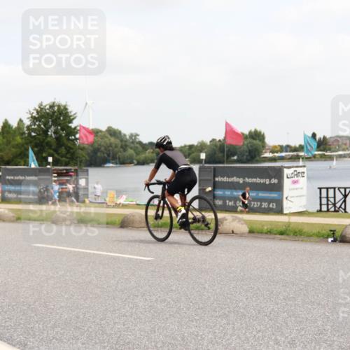 21.06.2025 - 27. Vierlanden-Triathlon H.Heesch http://msf.ph/oto/8007780 15.06.2025 12:10:59 Radfahren 1019, 1020, 1021, 1022, 1023 meine-sportfotos.de