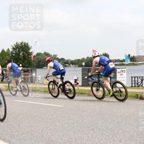 21.06.2025 - 27. Vierlanden-Triathlon H.Heesch http://msf.ph/oto/8007850 15.06.2025 12:11:23 Radfahren 913 meine-sportfotos.de