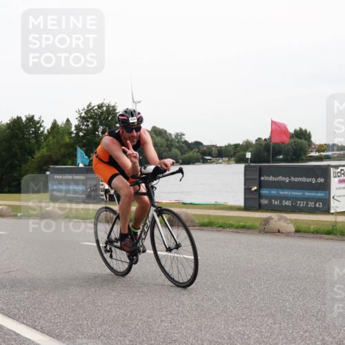 15.06.2025 - 27. Vierlanden-Triathlon H.Heesch http://msf.ph/oto/8007857 15.06.2025 10:45:11 Radfahren 360, 439, 456, 458 meine-sportfotos.de