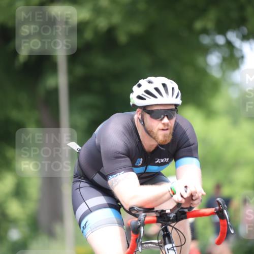 15.06.2025 - 7 Türme Triathlon Yannick Fuchs http://msf.ph/oto/8007859 15.06.2025 13:21:47 Radfahren  meine-sportfotos.de