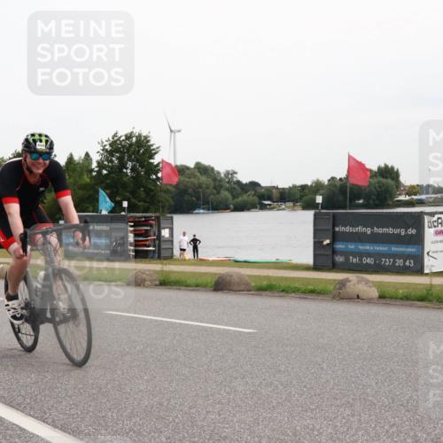 15.06.2025 - 27. Vierlanden-Triathlon H.Heesch http://msf.ph/oto/8007865 15.06.2025 10:45:12 Radfahren 360, 400, 439, 456, 458 meine-sportfotos.de