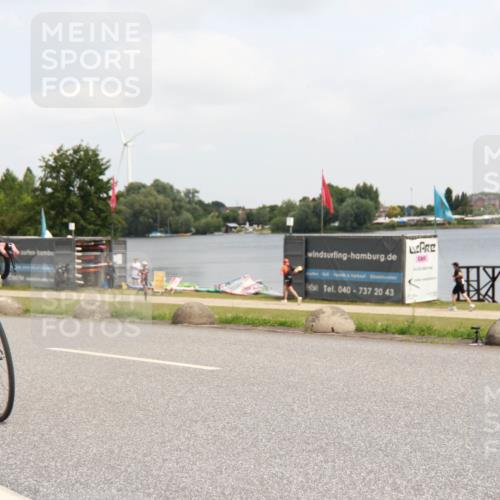 21.06.2025 - 27. Vierlanden-Triathlon H.Heesch http://msf.ph/oto/8007900 15.06.2025 12:11:34 Radfahren 705, 806, 1024, 1025, 1026, 1027 meine-sportfotos.de