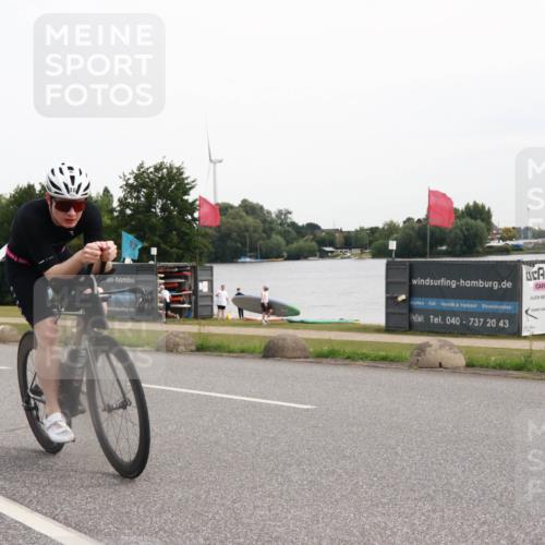 15.06.2025 - 27. Vierlanden-Triathlon H.Heesch http://msf.ph/oto/8007919 15.06.2025 10:45:23 Radfahren 10, 97, 148, 218 meine-sportfotos.de