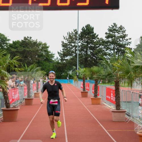 15.06.2025 - 7 Türme Triathlon Michael Strokosch http://msf.ph/oto/8007921 15.06.2025 14:50:31 Ziel 285 meine-sportfotos.de