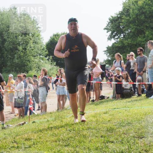 15.06.2025 - 27. Vierlanden-Triathlon KatJ http://msf.ph/oto/8007975 15.06.2025 10:06:24 Schwimmen 370, 381, 394, 418, 447, 455 meine-sportfotos.de