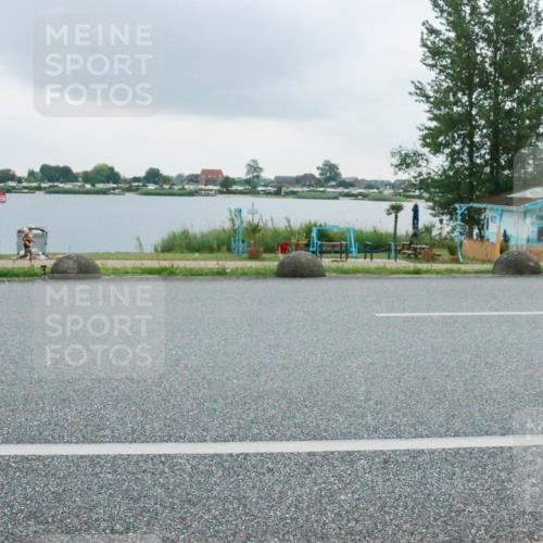 21.06.2025 - 27. Vierlanden-Triathlon H.Heesch http://msf.ph/oto/8007980 15.06.2025 13:26:34 Radfahren 1108, 1112, 1123, 1128, 1143, 1160, 1281, 1300 meine-sportfotos.de