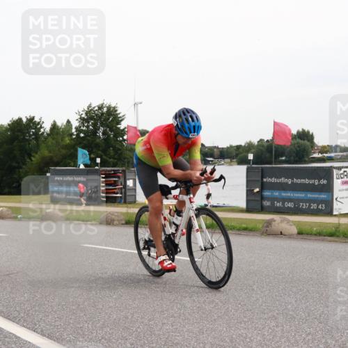 15.06.2025 - 27. Vierlanden-Triathlon H.Heesch http://msf.ph/oto/8007981 15.06.2025 10:45:31 Radfahren 183, 252, 321, 349, 395, 413, 442 meine-sportfotos.de