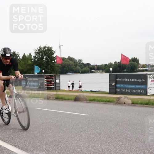 15.06.2025 - 27. Vierlanden-Triathlon H.Heesch http://msf.ph/oto/8008001 15.06.2025 10:45:34 Radfahren 183, 252, 321, 415, 442 meine-sportfotos.de