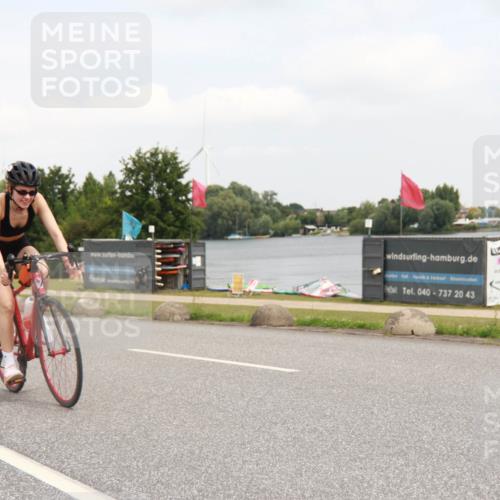 21.06.2025 - 27. Vierlanden-Triathlon H.Heesch http://msf.ph/oto/8008037 15.06.2025 12:12:58 Radfahren 71, 922, 940, 957, 969 meine-sportfotos.de