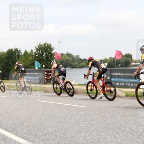 21.06.2025 - 27. Vierlanden-Triathlon H.Heesch http://msf.ph/oto/8008065 15.06.2025 12:13:26 Radfahren 727, 1034, 1035, 1037, 1038 meine-sportfotos.de