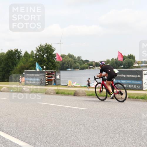 21.06.2025 - 27. Vierlanden-Triathlon H.Heesch http://msf.ph/oto/8008072 15.06.2025 12:13:37 Radfahren  meine-sportfotos.de