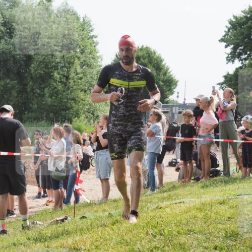 15.06.2025 - 27. Vierlanden-Triathlon KatJ http://msf.ph/oto/8008096 15.06.2025 10:06:32 Schwimmen 394, 434, 440, 447 meine-sportfotos.de