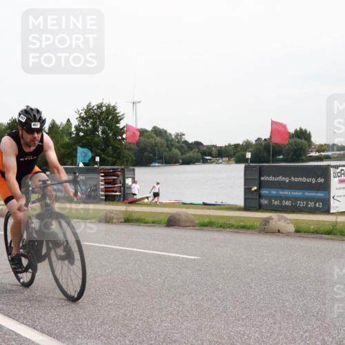 15.06.2025 - 27. Vierlanden-Triathlon H.Heesch http://msf.ph/oto/8008101 15.06.2025 10:46:07 Radfahren 457 meine-sportfotos.de