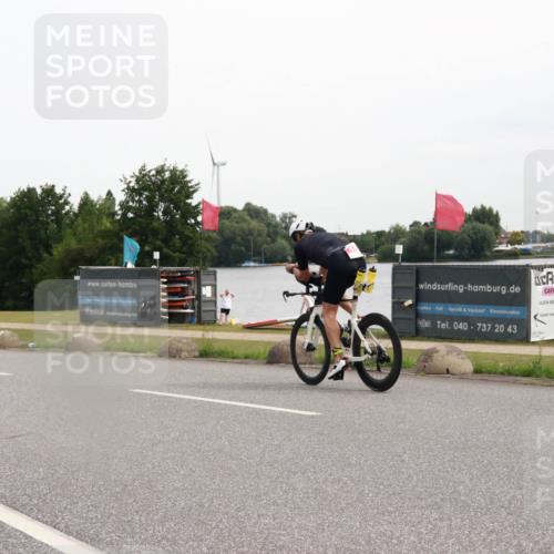 15.06.2025 - 27. Vierlanden-Triathlon H.Heesch http://msf.ph/oto/8008110 15.06.2025 10:46:11 Radfahren 457 meine-sportfotos.de