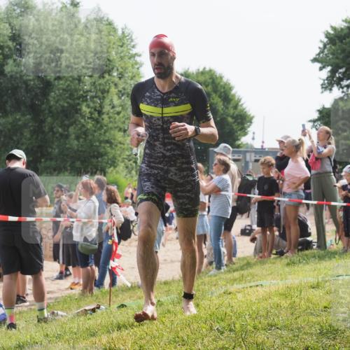 15.06.2025 - 27. Vierlanden-Triathlon KatJ http://msf.ph/oto/8008115 15.06.2025 10:06:32 Schwimmen 394, 434, 440, 447 meine-sportfotos.de