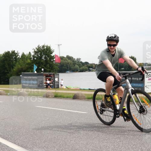 15.06.2025 - 27. Vierlanden-Triathlon H.Heesch http://msf.ph/oto/8008191 15.06.2025 10:46:57 Radfahren 315, 325, 364, 455 meine-sportfotos.de