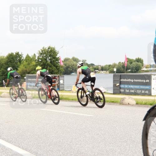 21.06.2025 - 27. Vierlanden-Triathlon H.Heesch http://msf.ph/oto/8008211 15.06.2025 12:14:53 Radfahren 812, 900, 1039, 1040, 1042 meine-sportfotos.de