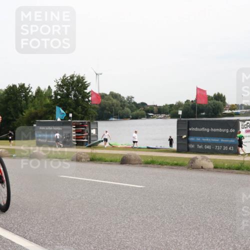 15.06.2025 - 27. Vierlanden-Triathlon H.Heesch http://msf.ph/oto/8008227 15.06.2025 10:47:06 Radfahren 68, 143, 169 meine-sportfotos.de