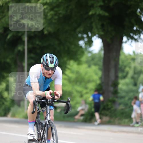 15.06.2025 - 7 Türme Triathlon Yannick Fuchs http://msf.ph/oto/8008231 15.06.2025 13:22:25 Radfahren 260, 491, 631, 803 meine-sportfotos.de