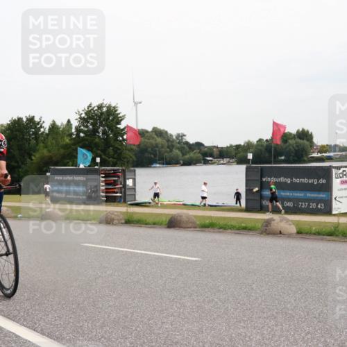 15.06.2025 - 27. Vierlanden-Triathlon H.Heesch http://msf.ph/oto/8008239 15.06.2025 10:47:07 Radfahren 68, 143, 169 meine-sportfotos.de