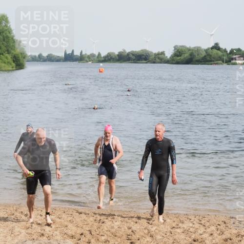 21.06.2025 - 27. Vierlanden-Triathlon MichiJ http://msf.ph/oto/8008273 15.06.2026 10:08:32 Schwimmen 387, 454, 469 meine-sportfotos.de