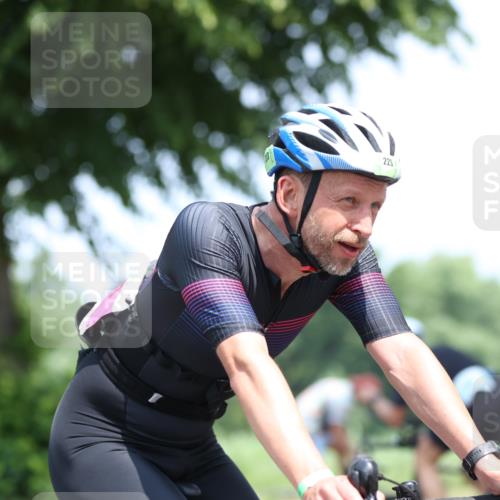 15.06.2025 - 7 Türme Triathlon Yannick Fuchs http://msf.ph/oto/8008294 15.06.2025 12:41:46 Radfahren 223, 455, 475 meine-sportfotos.de