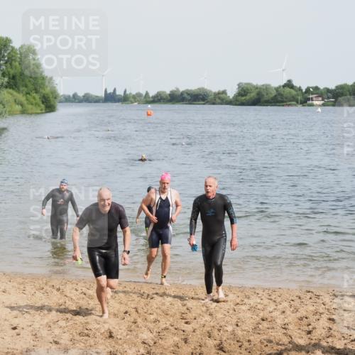 21.06.2025 - 27. Vierlanden-Triathlon MichiJ http://msf.ph/oto/8008297 15.06.2026 10:08:32 Schwimmen 387, 454, 469 meine-sportfotos.de