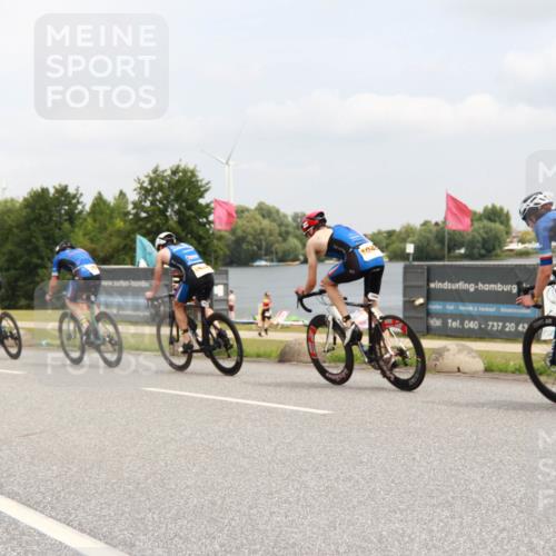 21.06.2025 - 27. Vierlanden-Triathlon H.Heesch http://msf.ph/oto/8008298 15.06.2025 12:15:28 Radfahren 643, 688, 924, 1044, 1045, 1046, 1047, 1048 meine-sportfotos.de