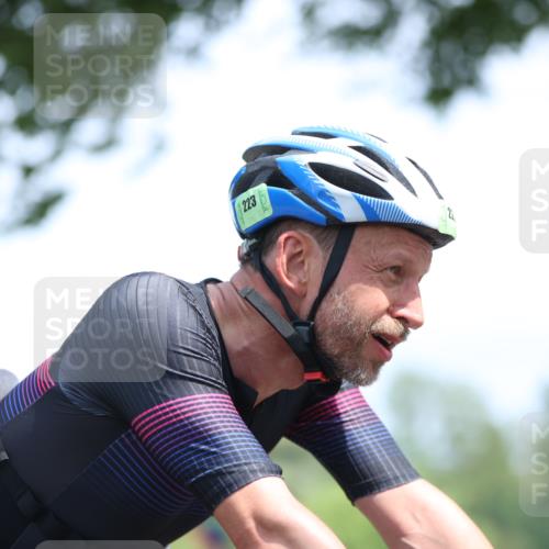 15.06.2025 - 7 Türme Triathlon Yannick Fuchs http://msf.ph/oto/8008303 15.06.2025 12:41:46 Radfahren 223, 455, 475 meine-sportfotos.de