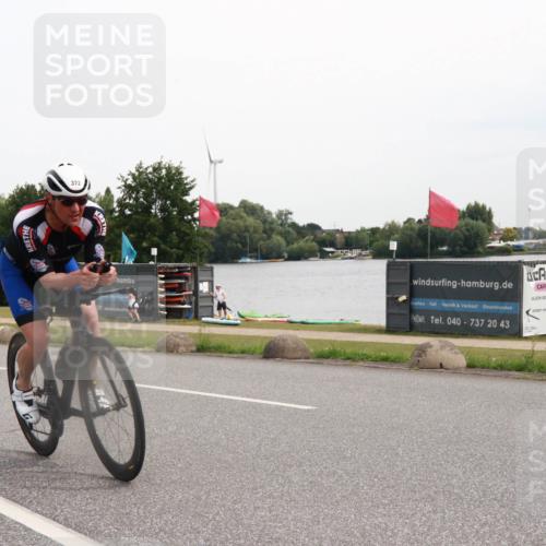 15.06.2025 - 27. Vierlanden-Triathlon H.Heesch http://msf.ph/oto/8008313 15.06.2025 10:47:25 Radfahren 83, 372 meine-sportfotos.de