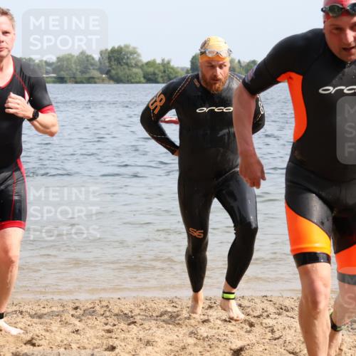 15.06.2025 - 27. Vierlanden-Triathlon Lena Gebhardt http://msf.ph/oto/8008338 15.06.2025 10:05:55 Schwimmen 362, 372, 392, 410, 435, 442, 458 meine-sportfotos.de