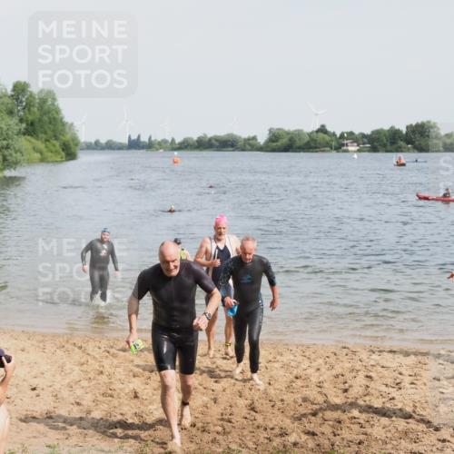 21.06.2025 - 27. Vierlanden-Triathlon MichiJ http://msf.ph/oto/8008343 15.06.2026 10:08:34 Schwimmen 380, 387, 437, 454, 469 meine-sportfotos.de