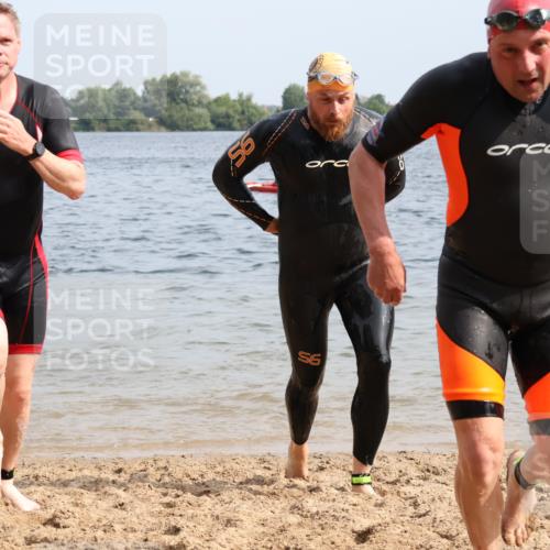 15.06.2025 - 27. Vierlanden-Triathlon Lena Gebhardt http://msf.ph/oto/8008356 15.06.2025 10:05:55 Schwimmen 362, 372, 392, 410, 435, 442, 458 meine-sportfotos.de