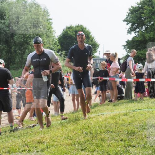 15.06.2025 - 27. Vierlanden-Triathlon KatJ http://msf.ph/oto/8008412 15.06.2025 10:06:50 Schwimmen 367, 386, 388, 396, 423, 441, 457 meine-sportfotos.de