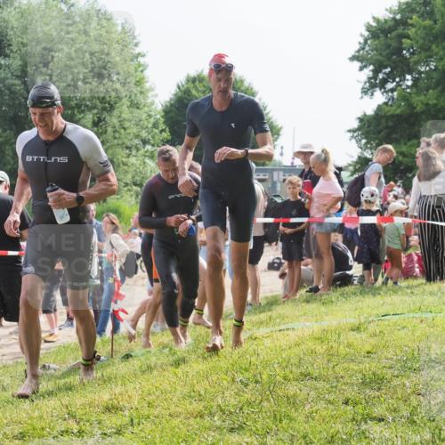 15.06.2025 - 27. Vierlanden-Triathlon KatJ http://msf.ph/oto/8008428 15.06.2025 10:06:50 Schwimmen 367, 386, 388, 396, 423, 441, 457 meine-sportfotos.de