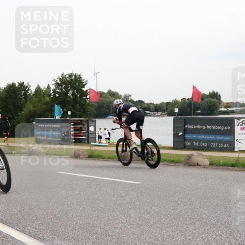 15.06.2025 - 27. Vierlanden-Triathlon H.Heesch http://msf.ph/oto/8008434 15.06.2025 10:47:52 Radfahren 168, 396, 402, 1397 meine-sportfotos.de
