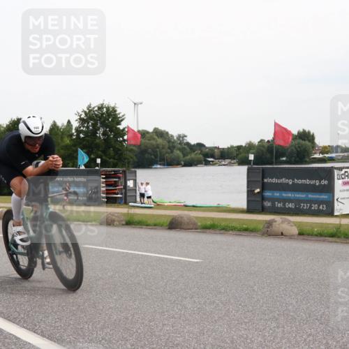 15.06.2025 - 27. Vierlanden-Triathlon H.Heesch http://msf.ph/oto/8008452 15.06.2025 10:47:54 Radfahren 168, 172, 396, 1397 meine-sportfotos.de