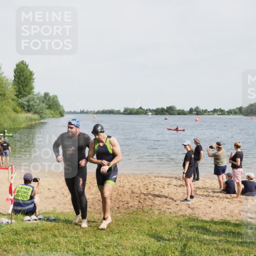 21.06.2025 - 27. Vierlanden-Triathlon MichiJ http://msf.ph/oto/8008461 15.06.2026 10:08:43 Schwimmen 380, 387, 437, 454 meine-sportfotos.de