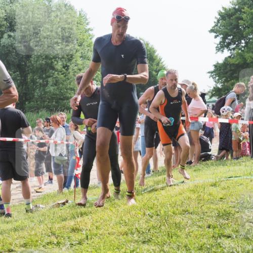15.06.2025 - 27. Vierlanden-Triathlon KatJ http://msf.ph/oto/8008462 15.06.2025 10:06:51 Schwimmen 367, 386, 388, 396, 423, 441, 457 meine-sportfotos.de