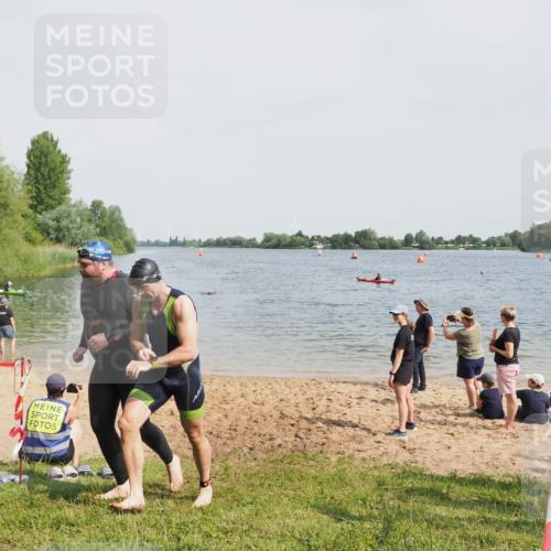 21.06.2025 - 27. Vierlanden-Triathlon MichiJ http://msf.ph/oto/8008478 15.06.2026 10:08:43 Schwimmen 380, 387, 437, 454 meine-sportfotos.de